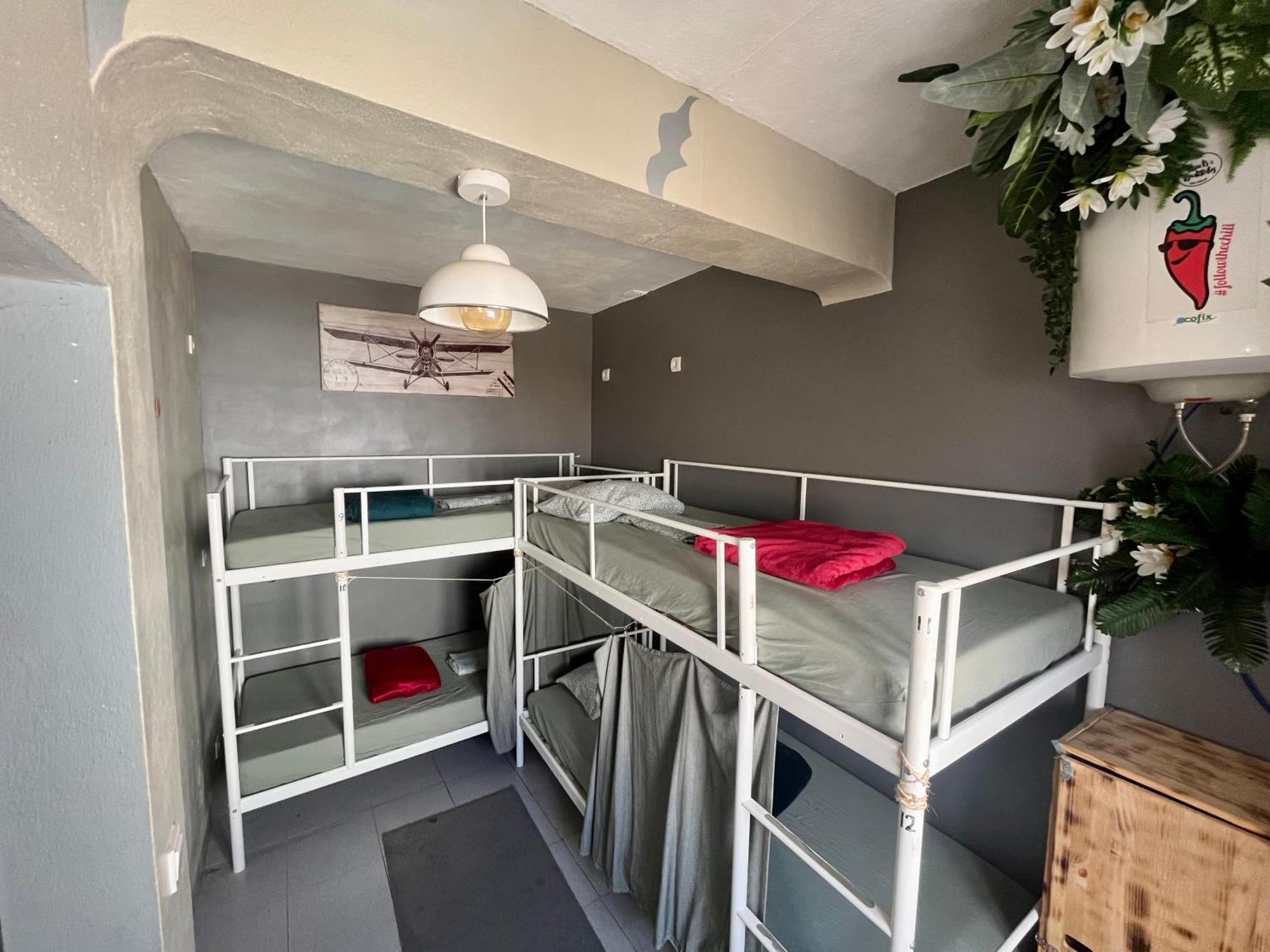 Albergue The Island & Cafe