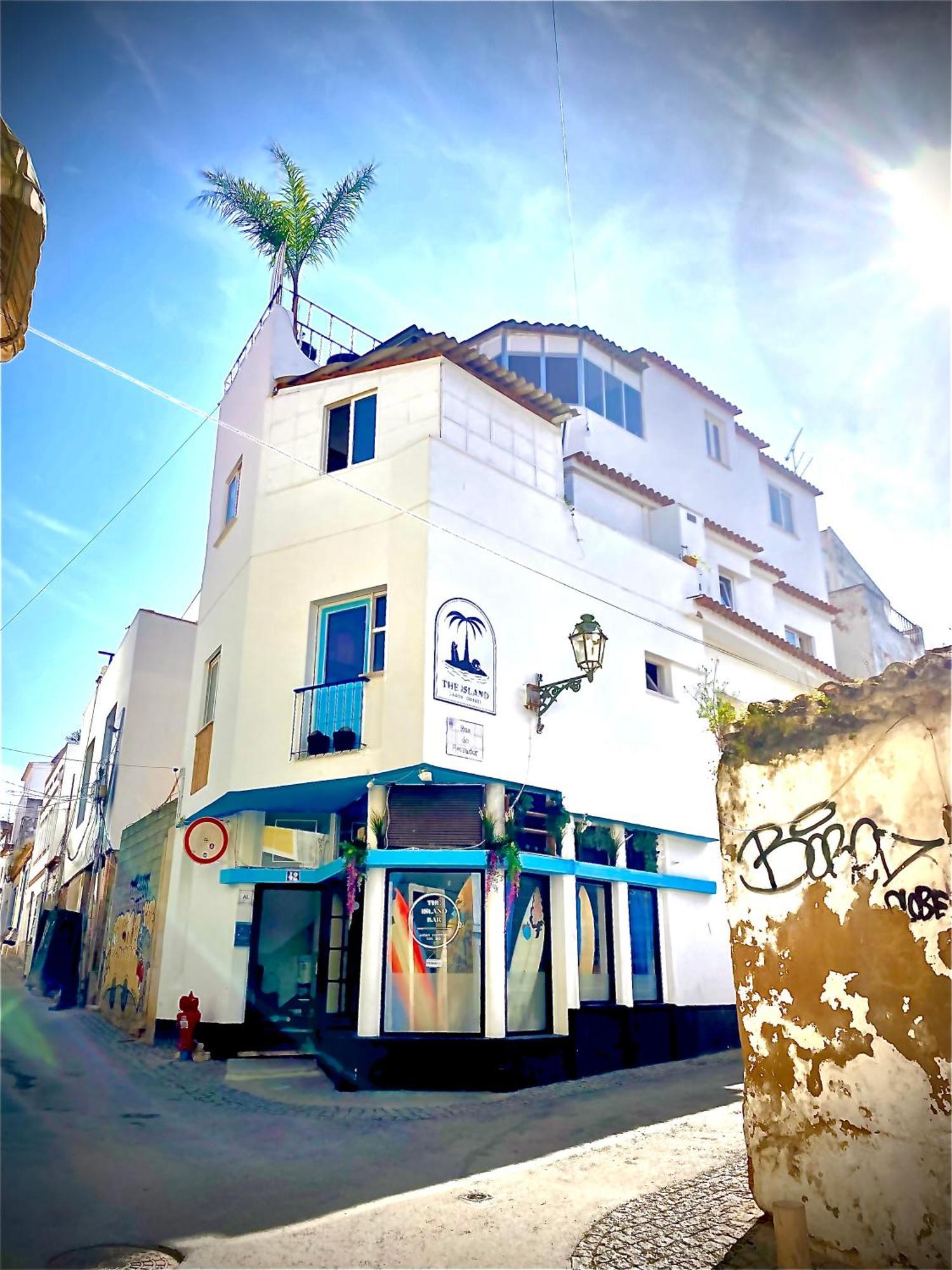 The Island & Cafe